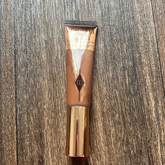 Charlotte Tilbury Beautiful Skin Foundation - Picture 1 of 6